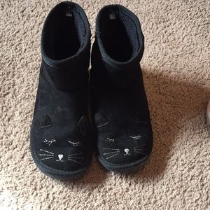 Children’s place cat boots.